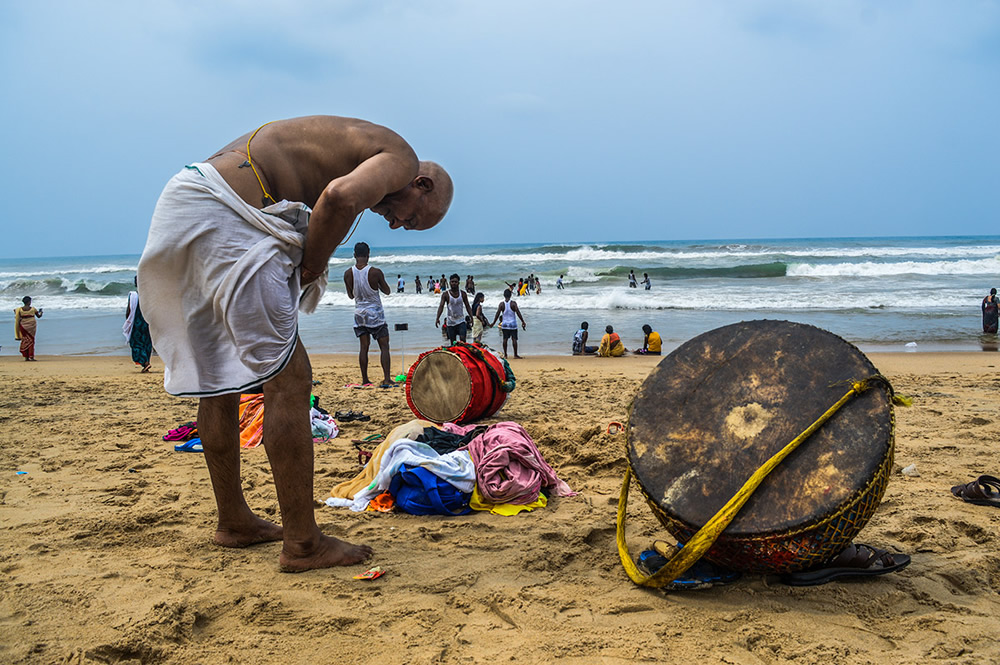 Beach Or Life: Photo Series By Indian Photographer Soumyabrata Roy